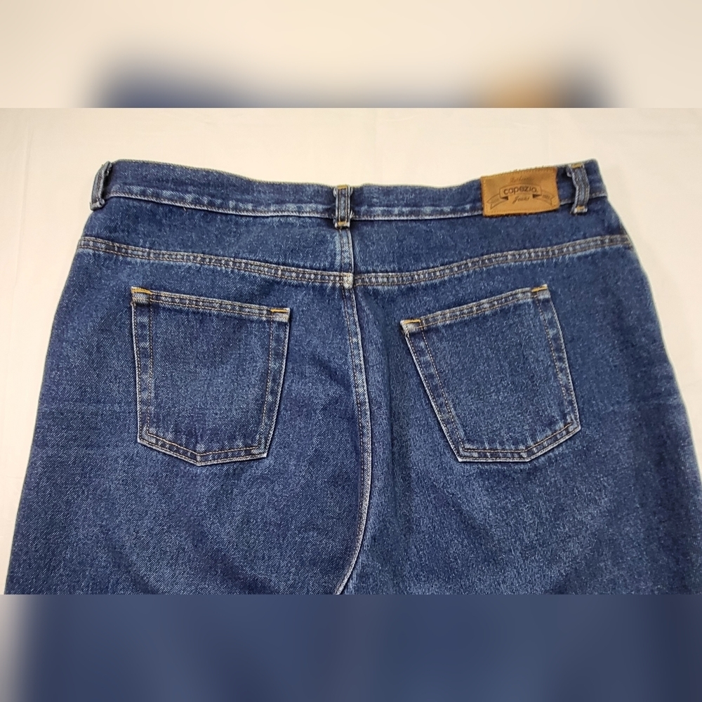 Plus Size Vintage CAPEZIO High Waisted Straight Leg Blue Jeans, Size 16 - Picture 3 of 4
